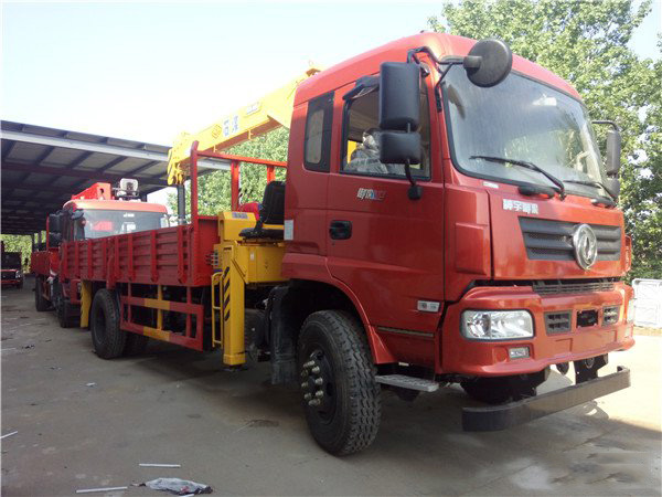 石煤8噸東風(fēng)隨車吊（東風(fēng) -- 御虎8噸隨車起重運輸車）圖片展示2