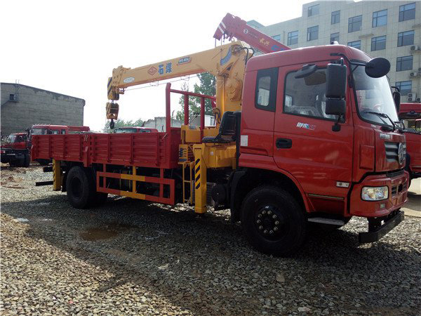石煤8噸東風(fēng)隨車吊（東風(fēng) -- 御虎8噸隨車起重運輸車）