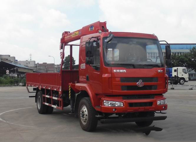 單橋6.3噸東風(fēng)柳汽隨車(chē)吊
