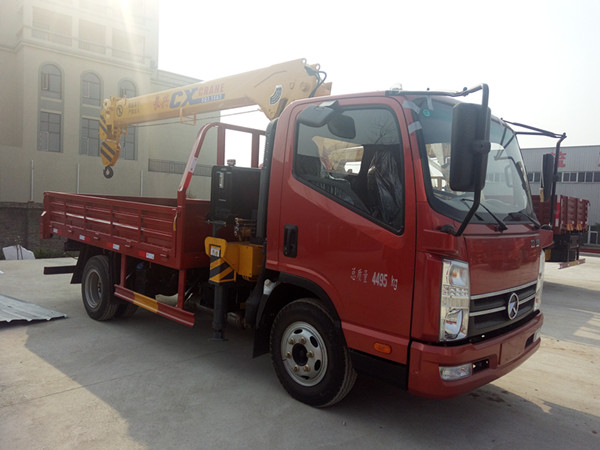 藍(lán)牌長(zhǎng)興3.5噸凱馬隨車(chē)吊