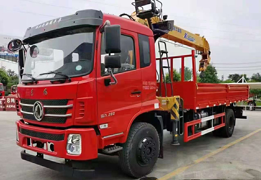東風(fēng)隨專(zhuān)K5徐工8噸隨車(chē)吊 17萬(wàn)+底盤(pán)