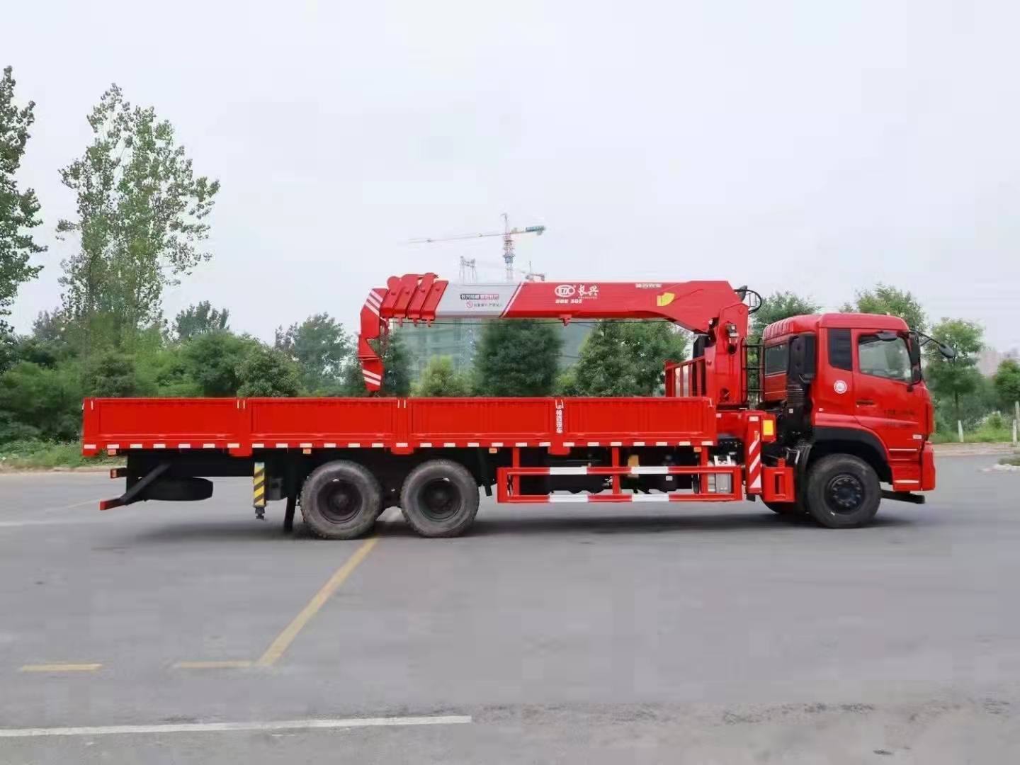 東風(fēng)天龍龍擎300 長(zhǎng)興12噸隨車吊圖片展示2